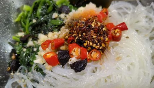 Chilled spinach vermicelli