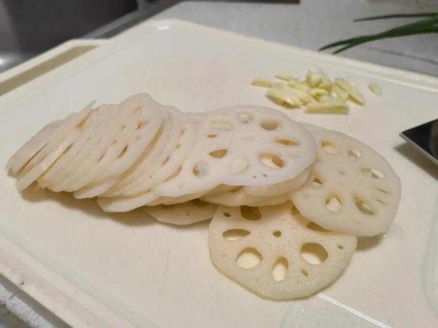 Stir lotus root step 0