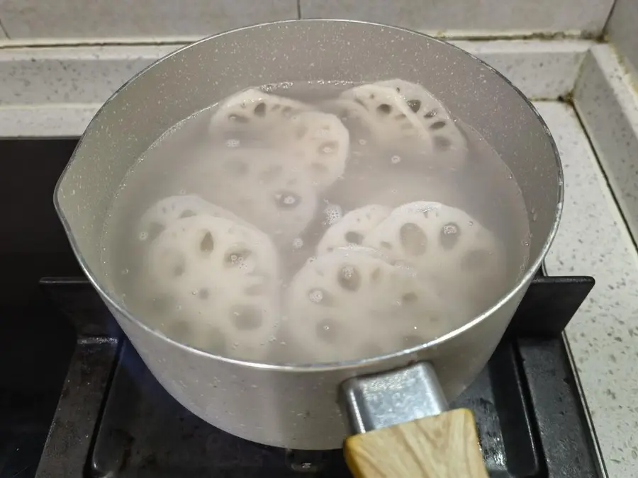 Stir lotus root step 0