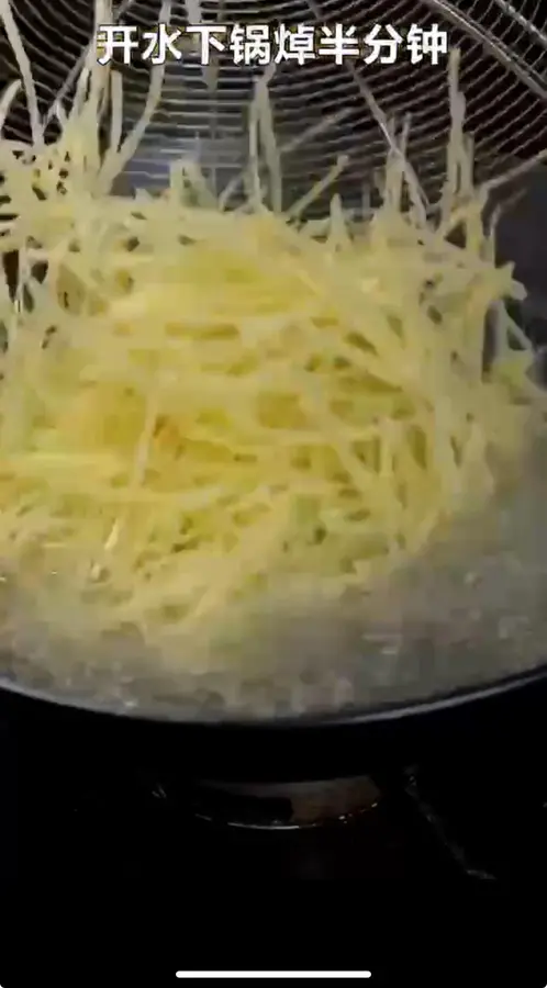 Cold shredded potatoes step 0