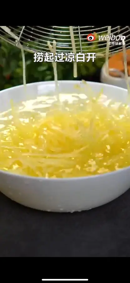 Cold shredded potatoes step 0