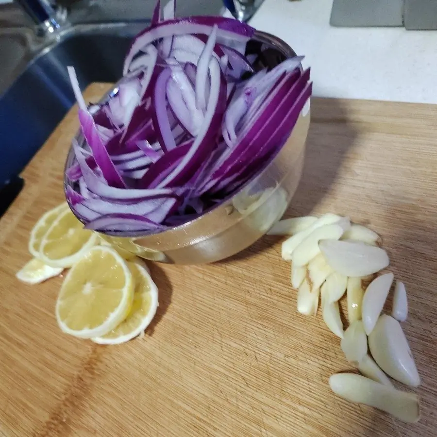 Learn to make lemon chicken feet, the taste is really good! step 0