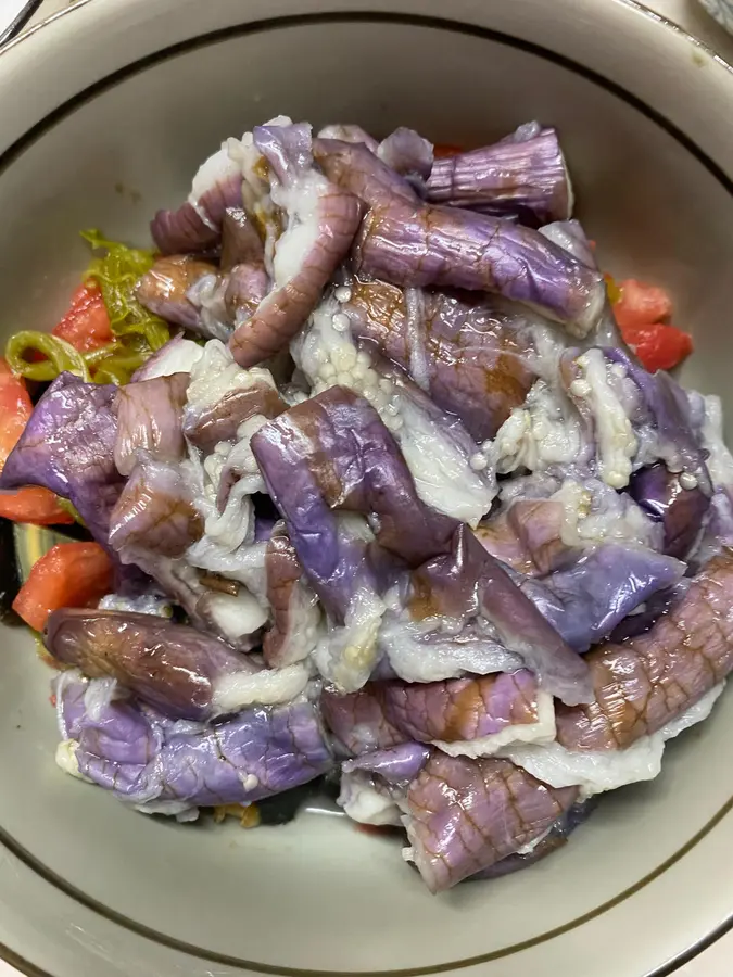 Eggplant with chili peppers and preserved eggs in the rice step 0