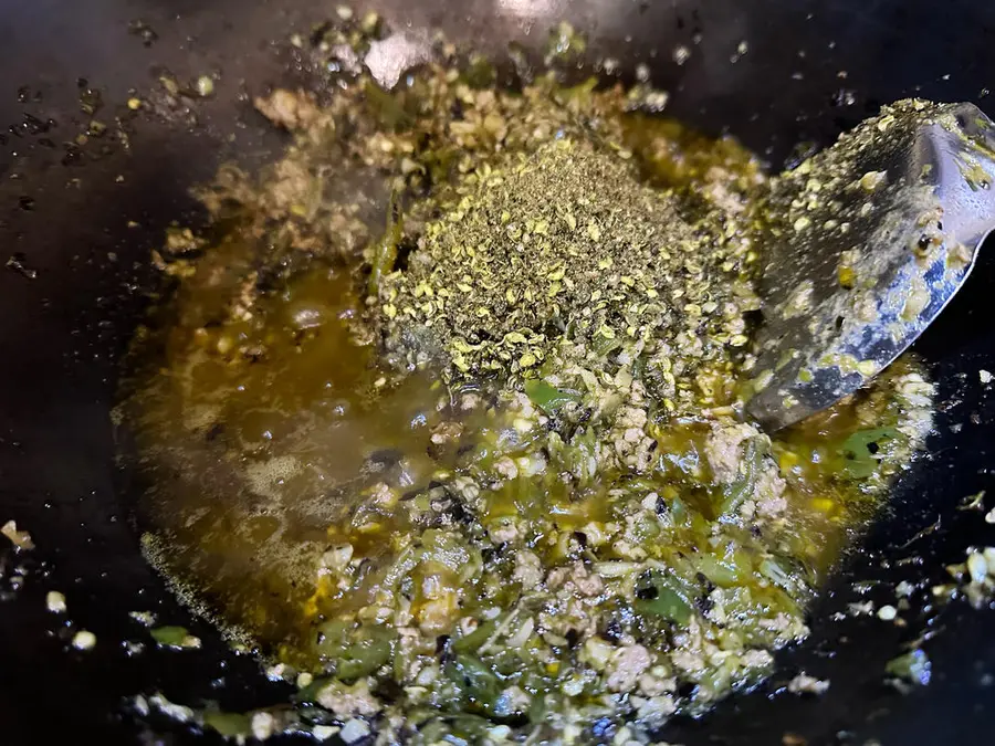 Roasted Pepper Beef Sauce (Summer Dish) step 0