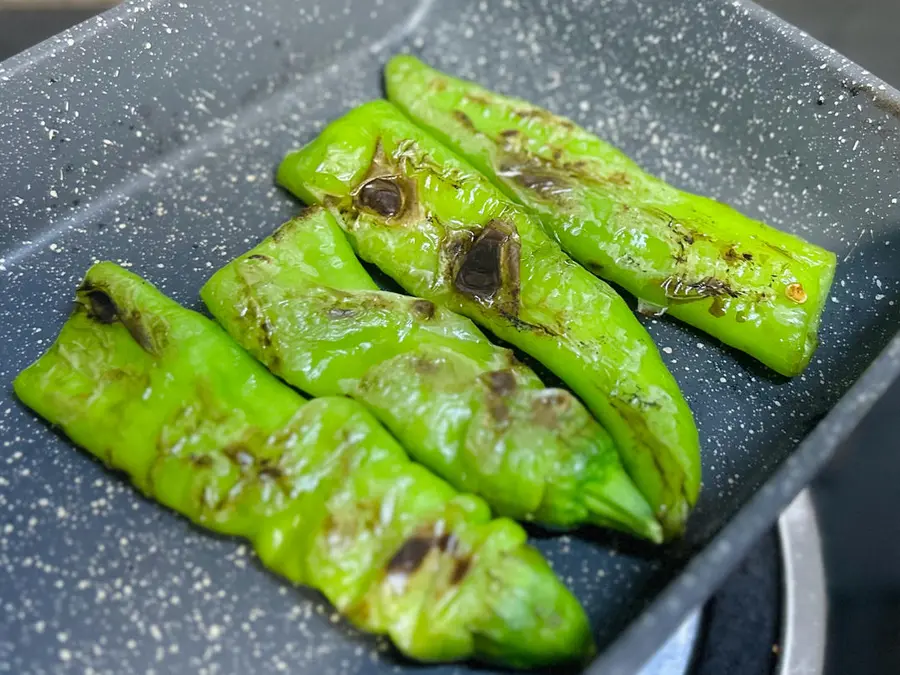 Roasted pepper preserved eggs step 0