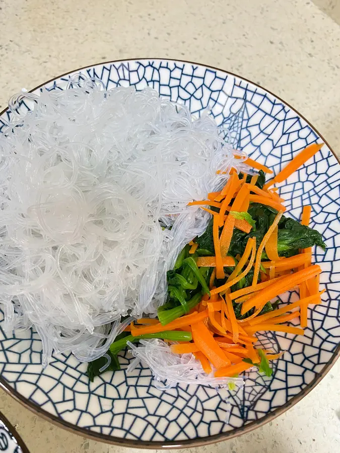 Reduced-fat vegetables ~ cold spinach vermicelli step 0