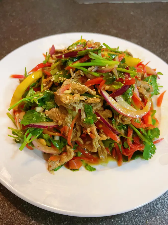 Lemon parsley tossed with beef