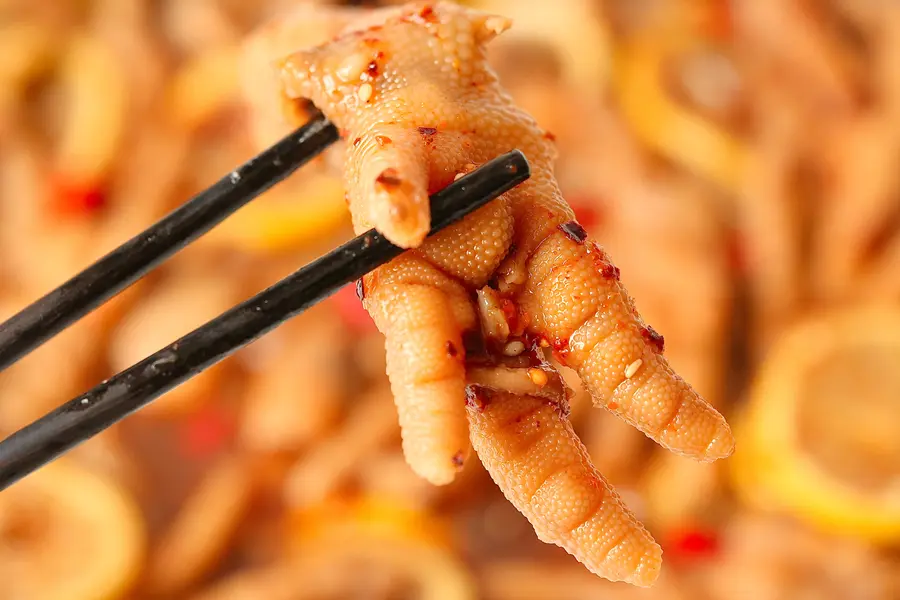 It's so delicious that it's out on the spot|Lemon sour and spicy boneless chicken feet step 0