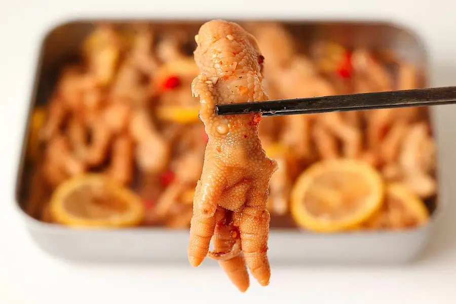 It's so delicious that it's out on the spot|Lemon sour and spicy boneless chicken feet step 0