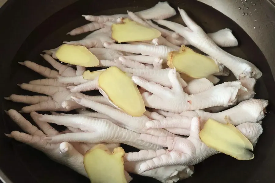 It's so delicious that it's out on the spot|Lemon sour and spicy boneless chicken feet step 0