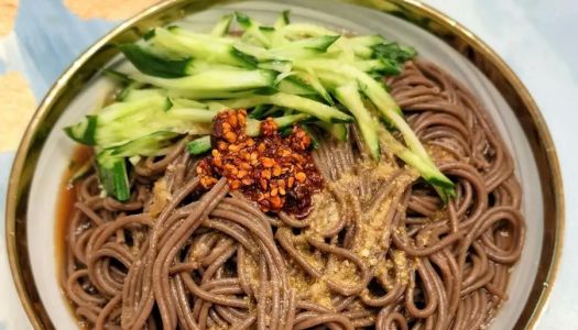 Cold buckwheat noodles