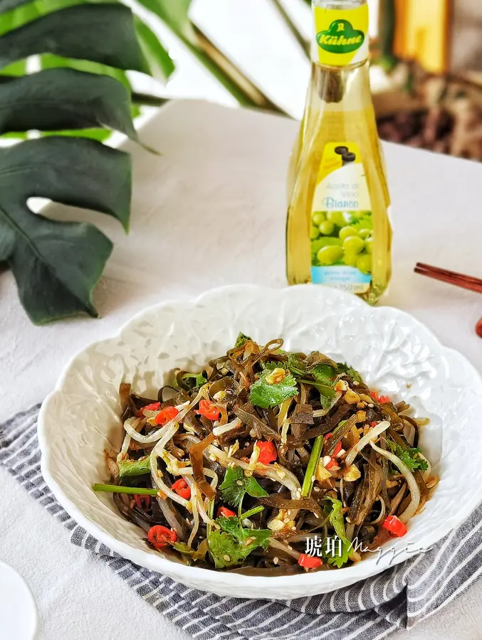 Kelp mixed with bean sprouts|Delicious and off the scale