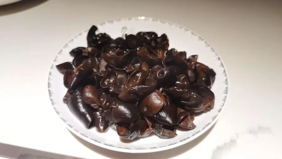 Home-cooked cold salad: cold lotus root slices step 0