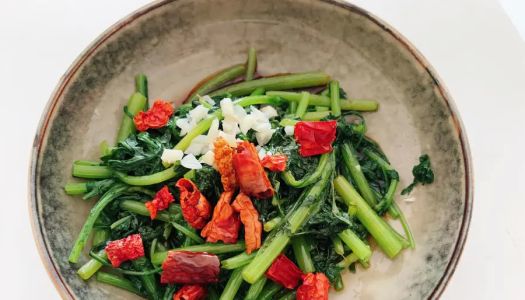 Cold salad chrysanthemum  is a must-have cold dish in summer