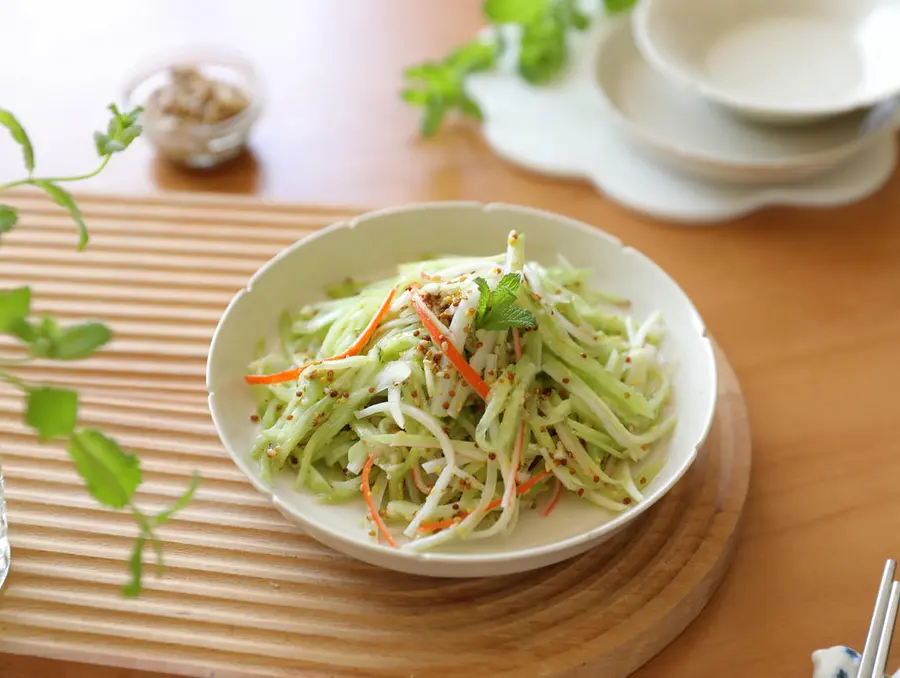 Summer refreshing dish - cold cucumber and shredded crab meat step 0