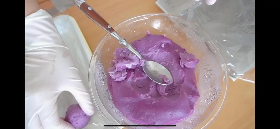 Fairy coconut milk purple potato snow skin mooncake step 0