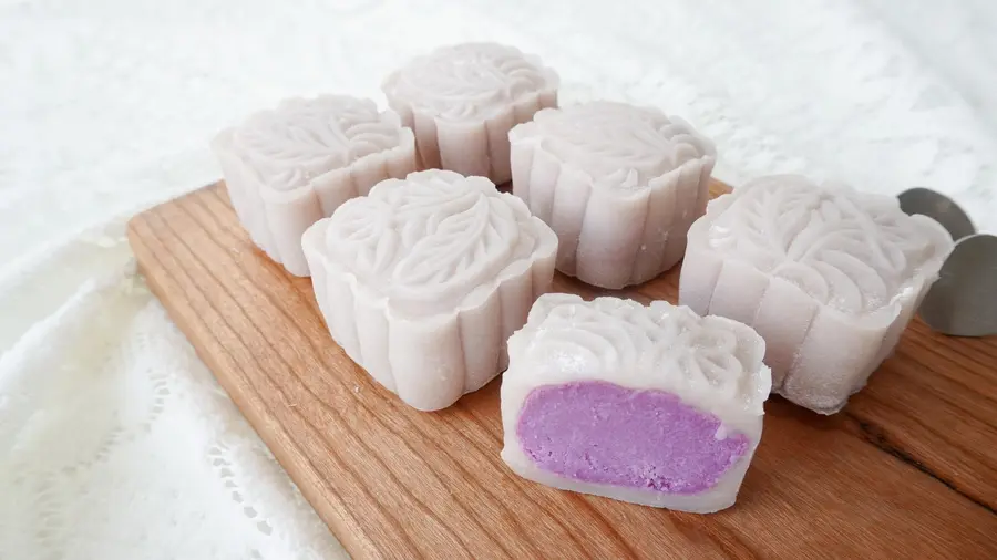 Fairy coconut milk purple potato snow skin mooncake