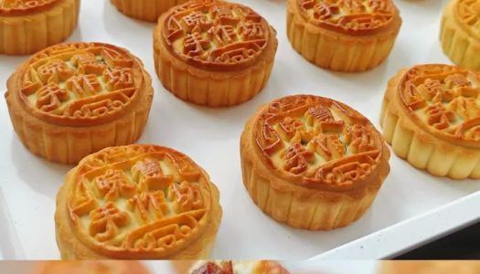 The recipe of egg moon baked moon cakes  is easy to use against the sky to lock this recipe