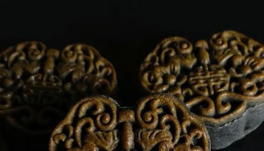 Black gold net red mooncakes