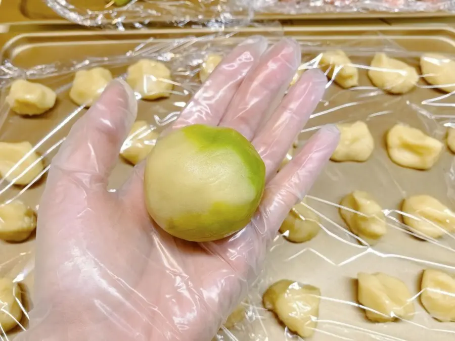 Colorful Cantonese mooncakes step 0