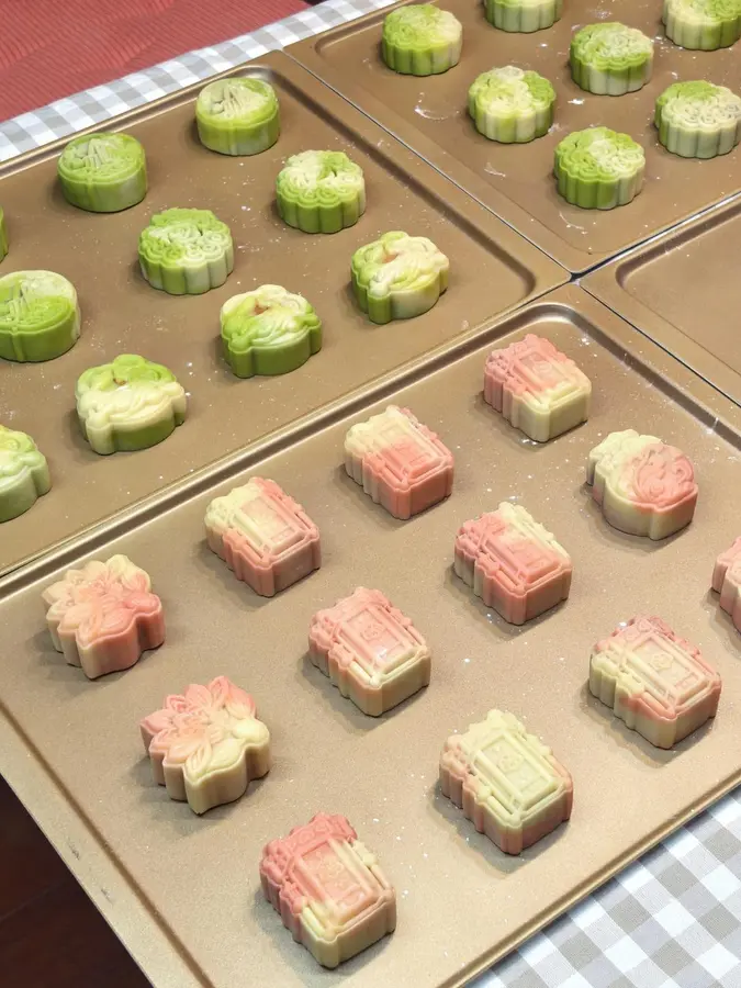 Colorful Cantonese mooncakes step 0