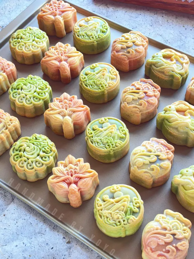 Colorful Cantonese mooncakes step 0