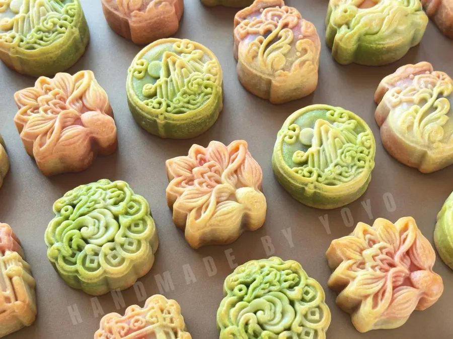 Colorful Cantonese mooncakes step 0