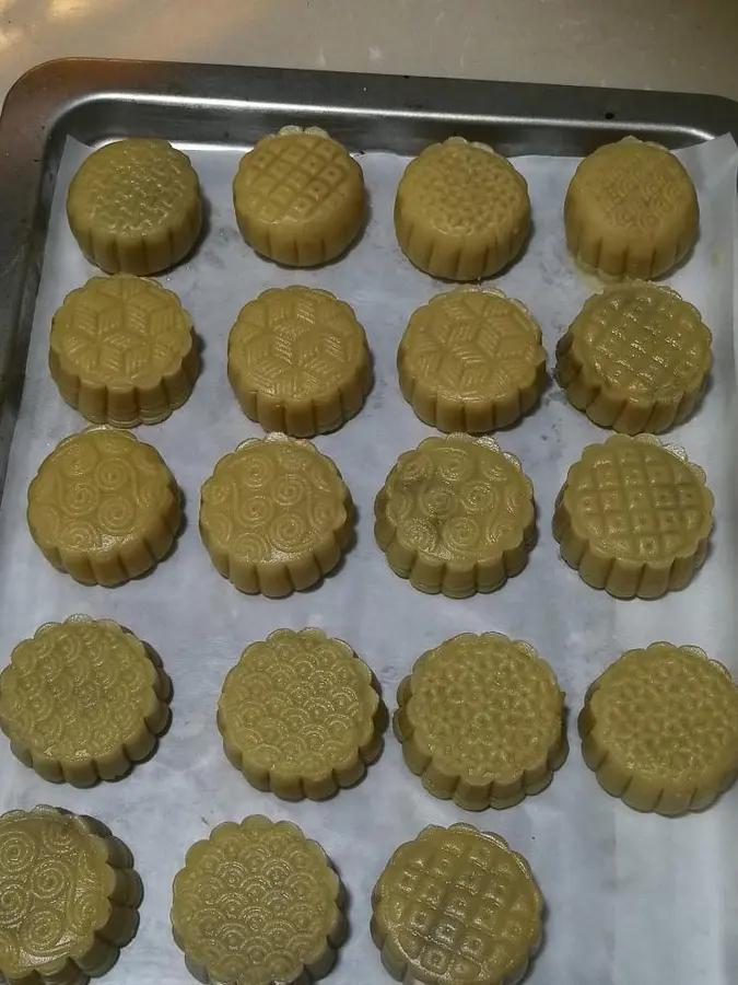 Novices can also succeed in 50g Cantonese moon cakes step 0