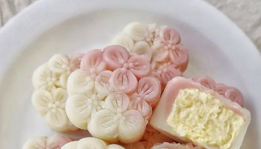 Musang King durian snow skin mooncakes, real pure durian filling