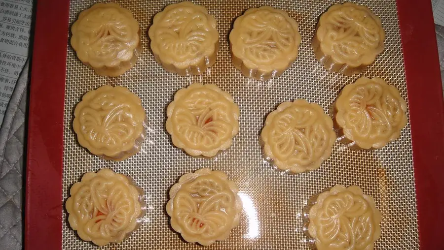 Cantonese moon cakes - egg yolk lotus paste moon cakes step 0