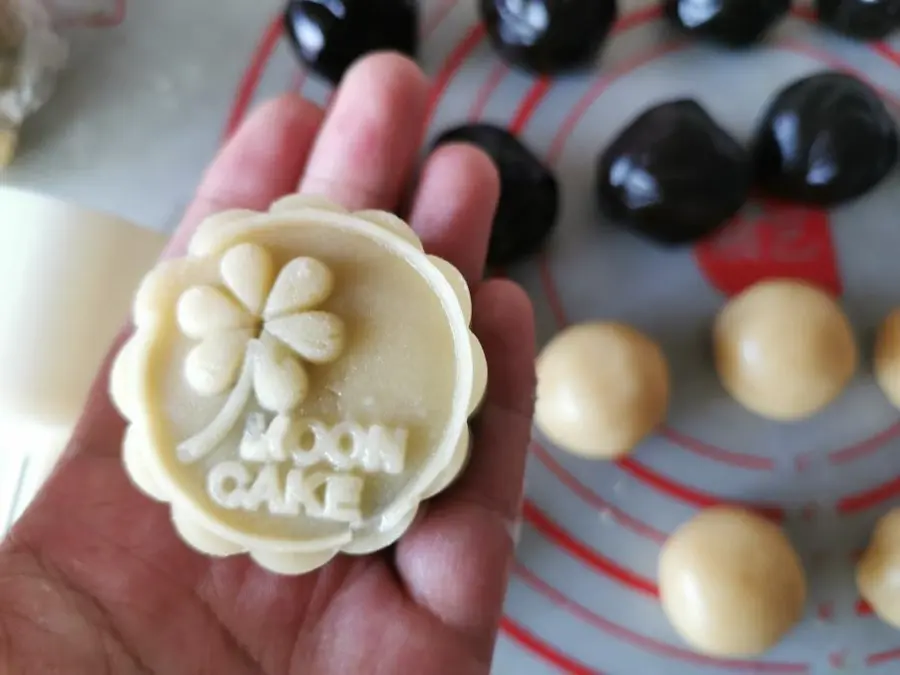 Cantonese moon cake and jujube paste filling (50g) step 0