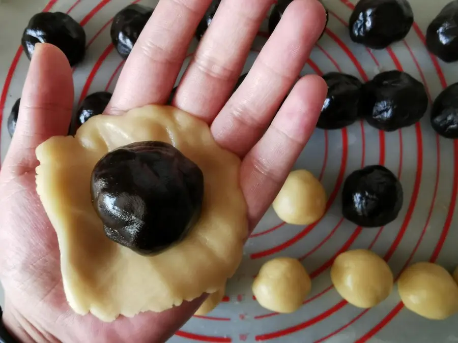 Cantonese moon cake and jujube paste filling (50g) step 0