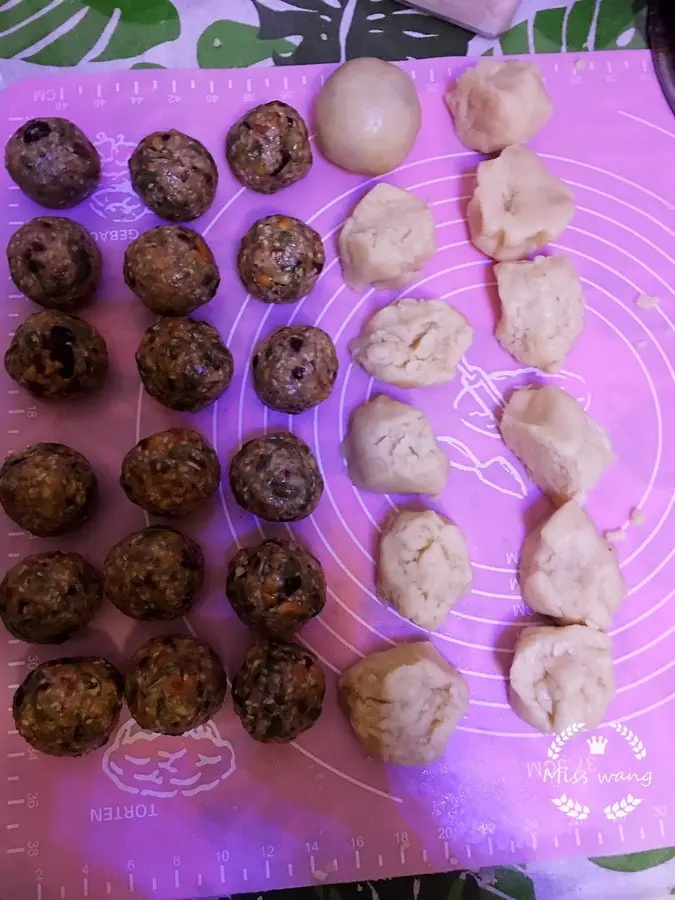 Old-fashioned puff pastry mooncakes don't use invert syrup step 0