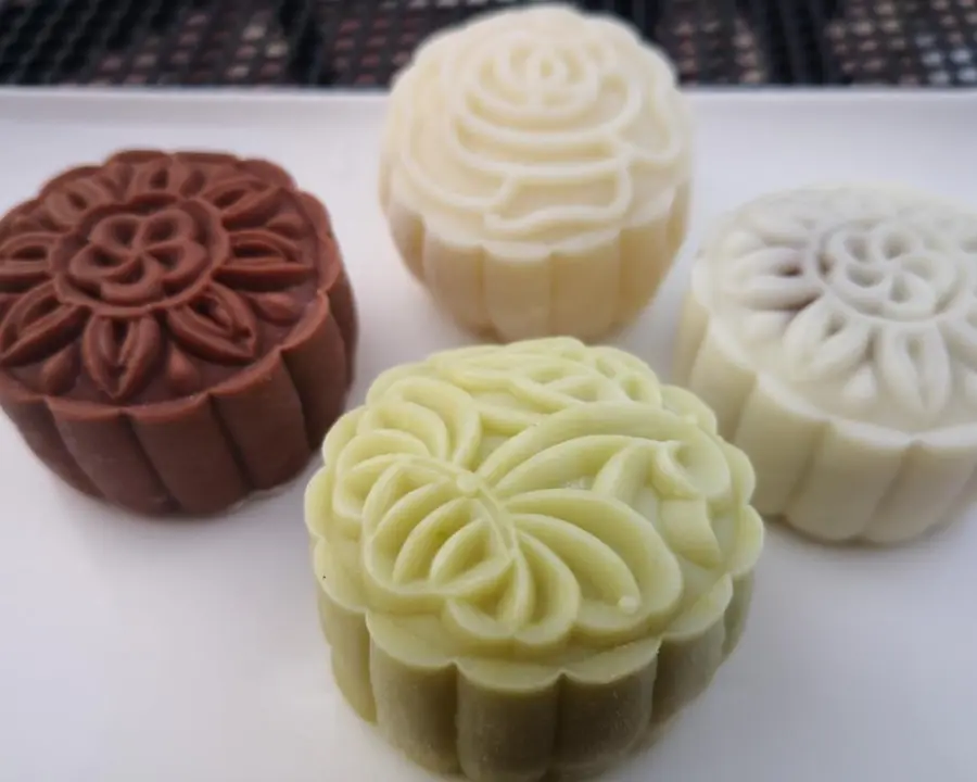 Snowy skin mooncakes