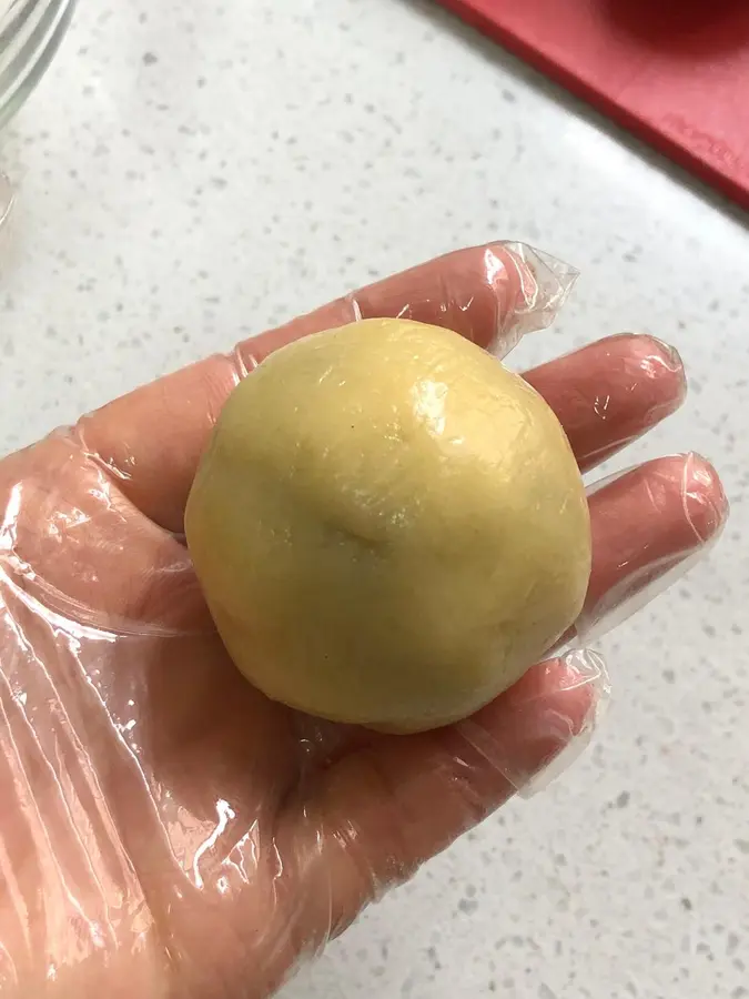 Mooncakes with salt and pepper peanut puff pastry step 0