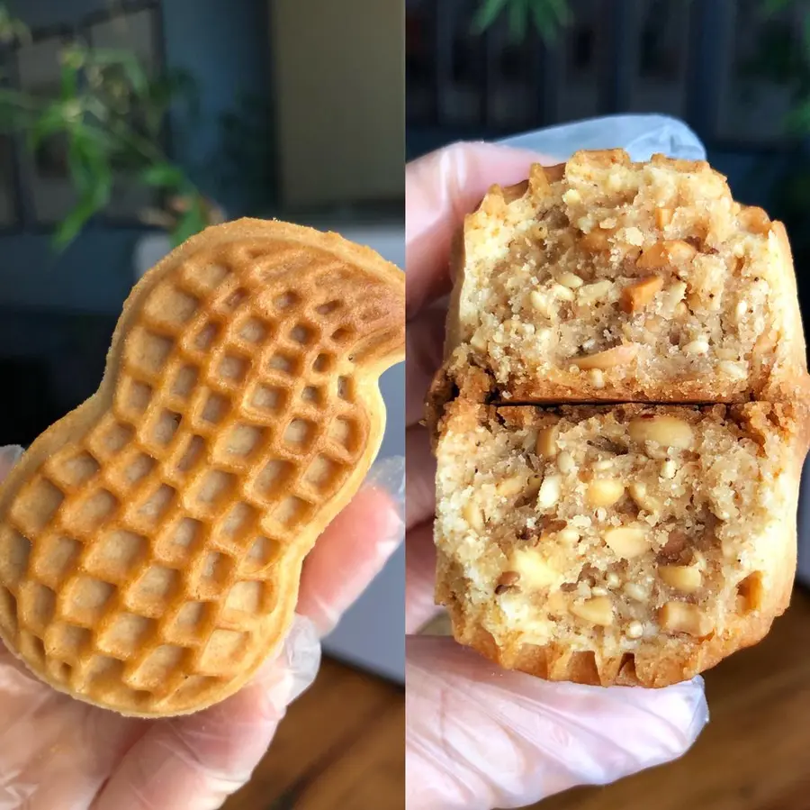 Mooncakes with salt and pepper peanut puff pastry