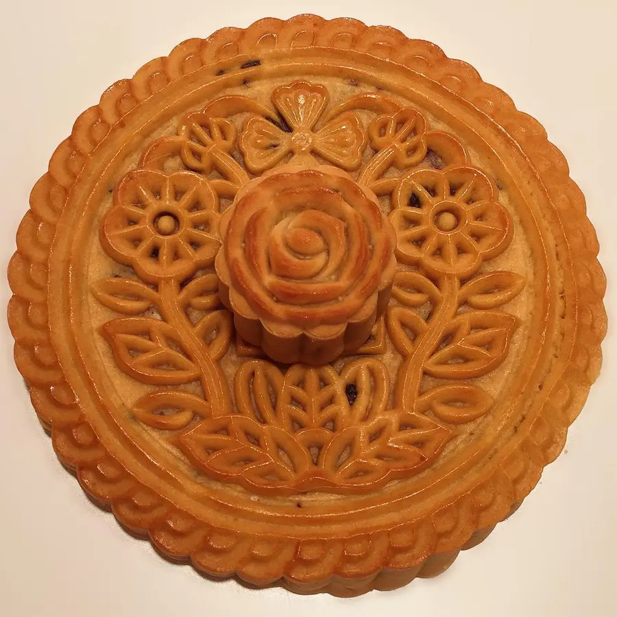 Cantonese moon cake - egg yolk lotus paste moon cake step 0