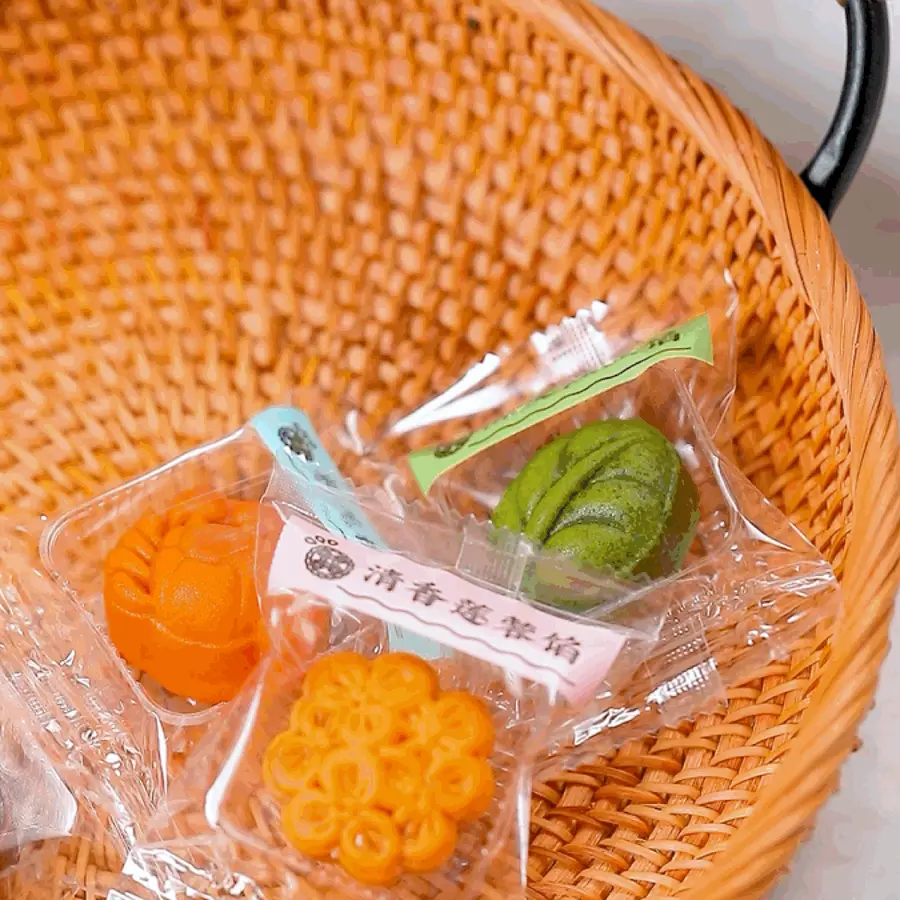 Cute love mini moon cakes  step 0