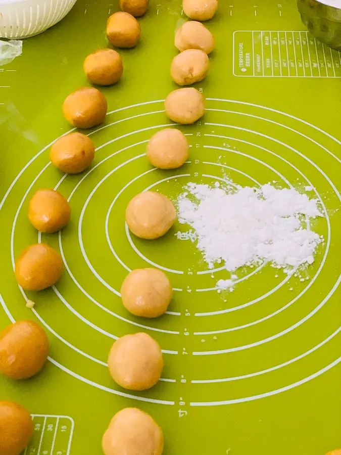 Cantonese mooncakes (homemade is very simple) step 0