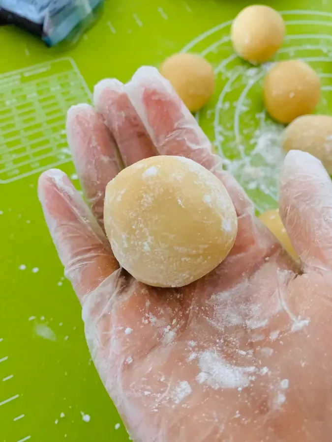 Cantonese mooncakes (homemade is very simple) step 0