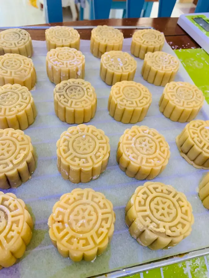 Cantonese mooncakes (homemade is very simple) step 0