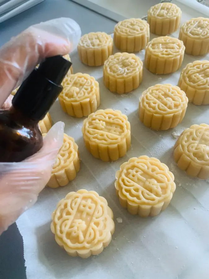 Cantonese mooncakes (homemade is very simple) step 0