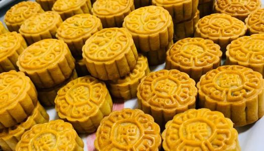 Cantonese mooncakes (homemade is very simple)