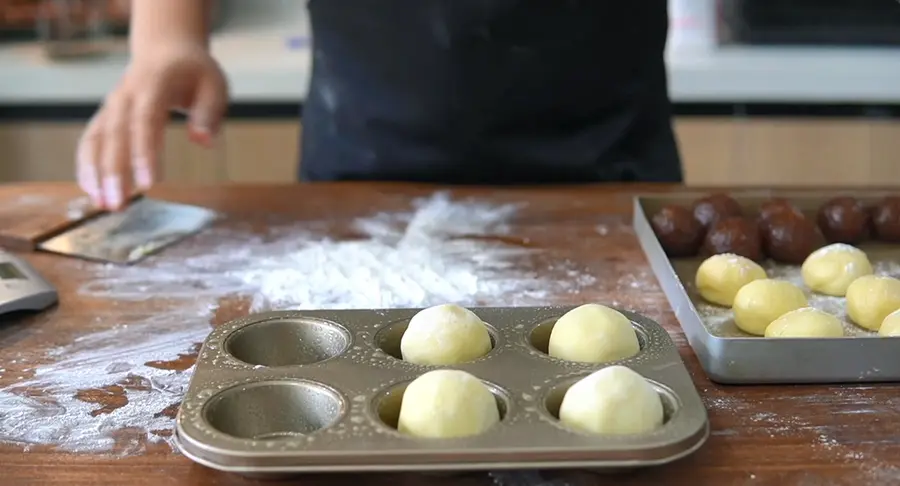 I didn't expect the egg moon roasted mooncakes to be so delicious! step 0