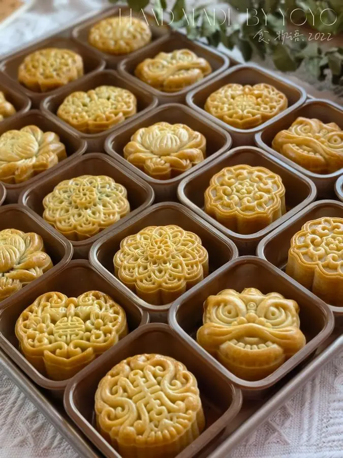 Cantonese moon cake â¤ï¸ stove and open hearth that will not roll over are acceptable step 0