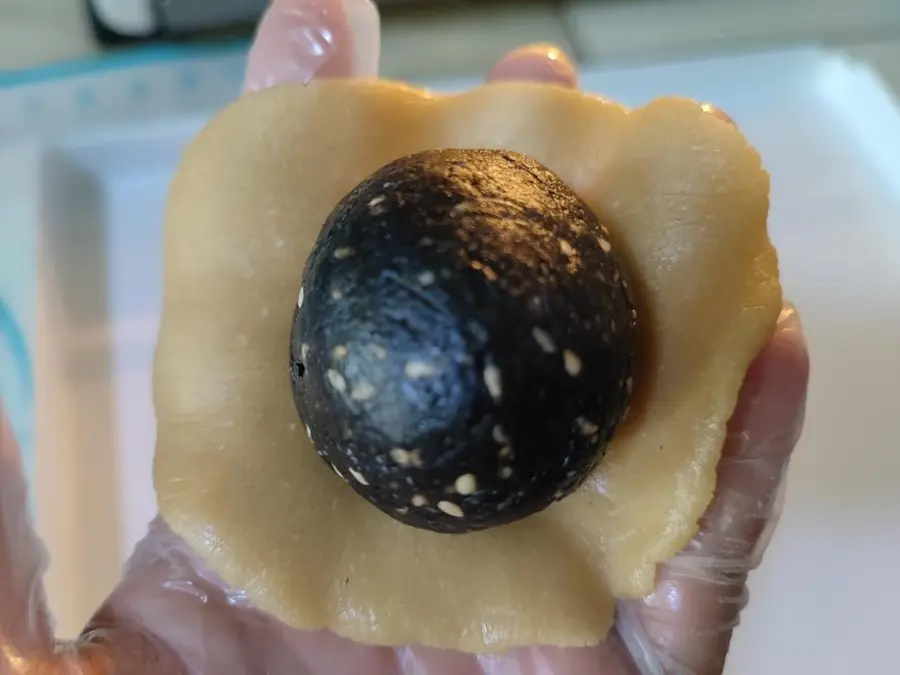 Cantonese moon cake - black sesame Raisa (nanny level tutorial) step 0