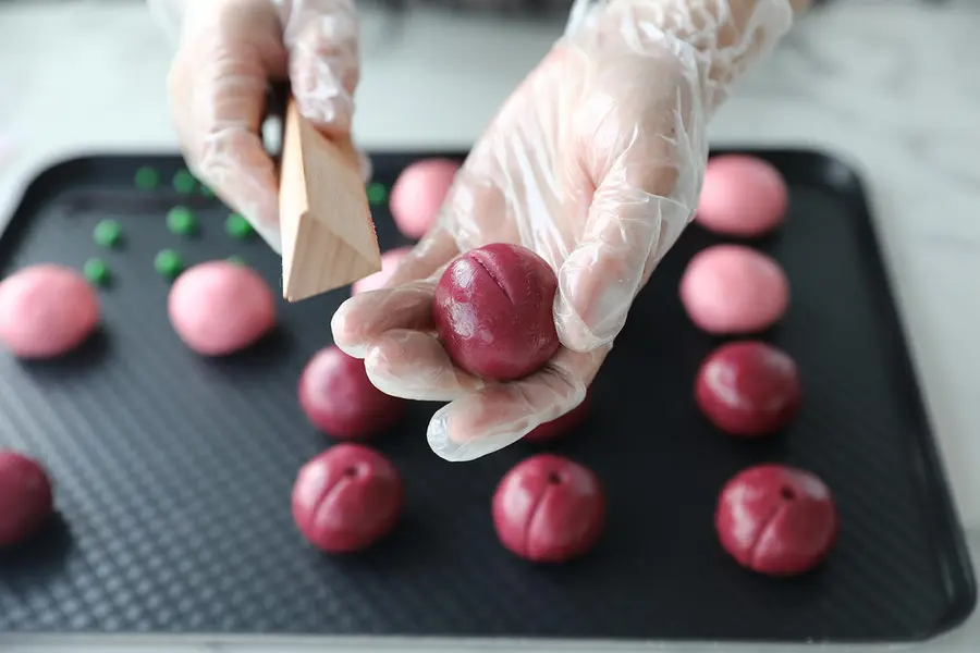 The tutorial is here, and this year's hottest palace moon cakes are full of peach plums all over the world~ step 0