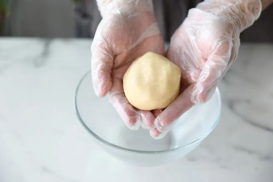 The tutorial is here, and this year's hottest palace moon cakes are full of peach plums all over the world~ step 0