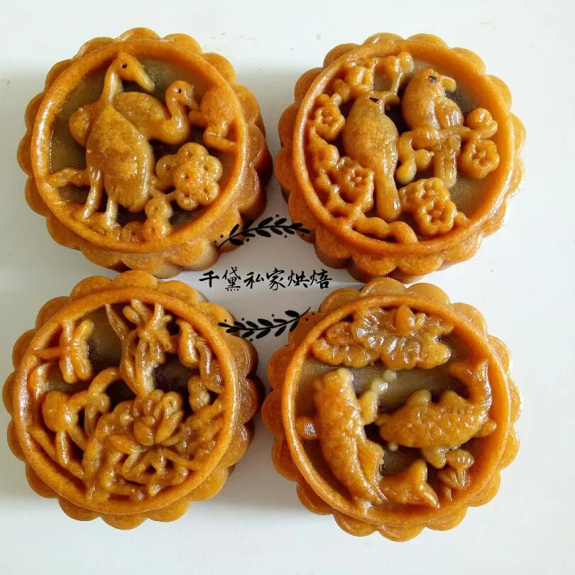 Cantonese five-kernel mooncakes step 0