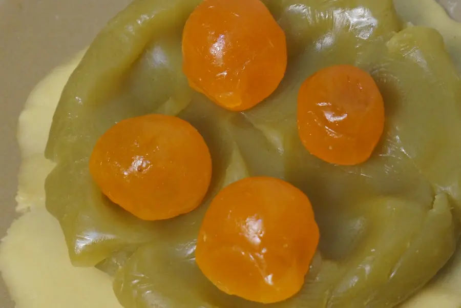  Mid-Autumn Festival moon cakes are bigger than the face - the whole family reunion share  step 0